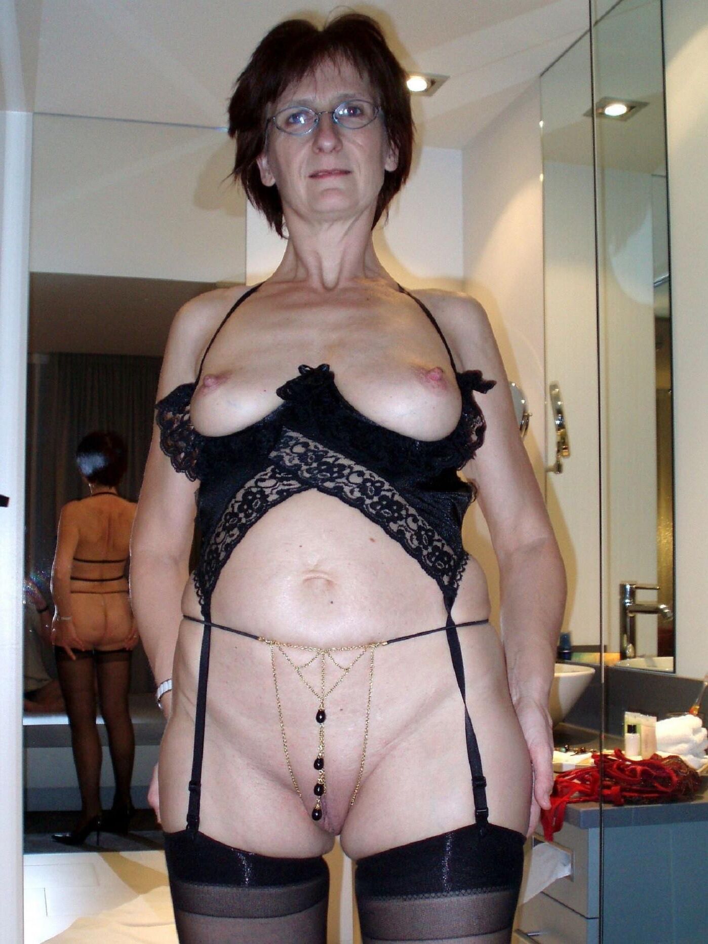 Madura solo en aficionados de lencería sexy