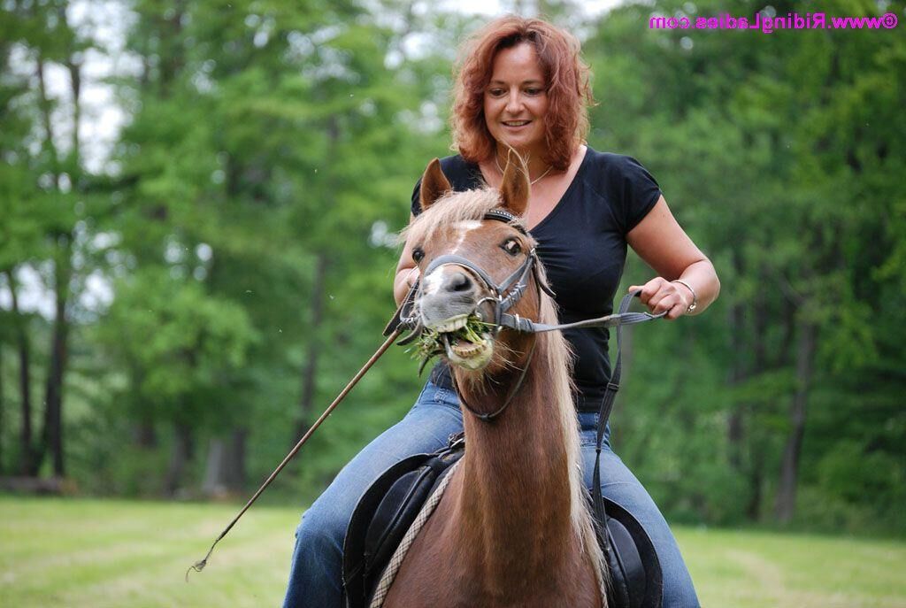 PONY RIDING 