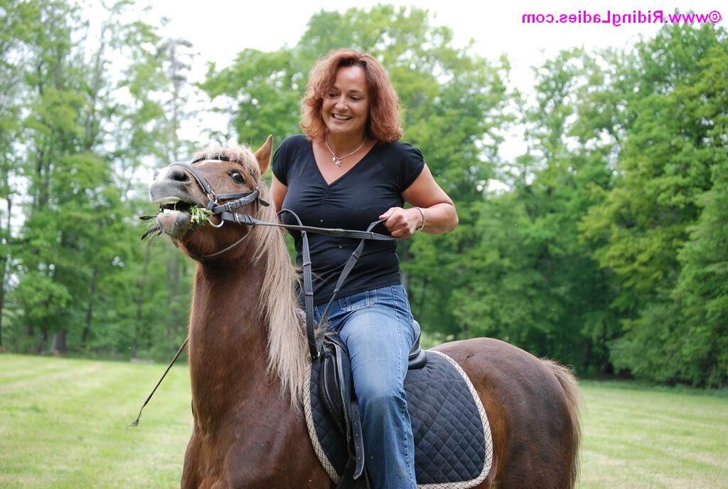 PONY RIDING 