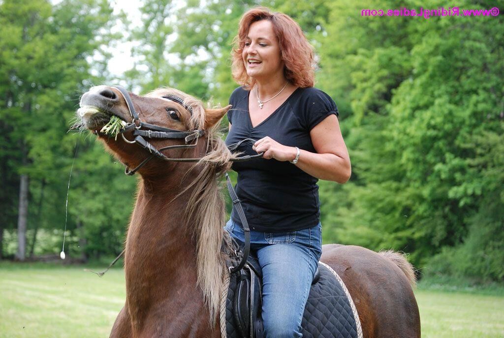 PONY RIDING 