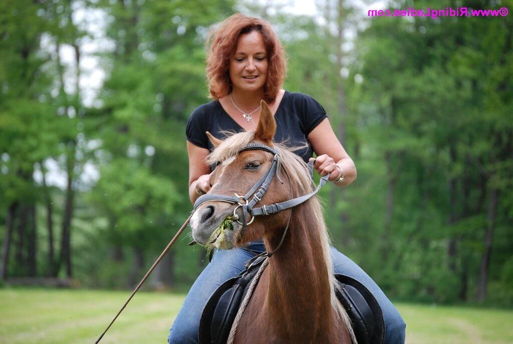 PONY RIDING 