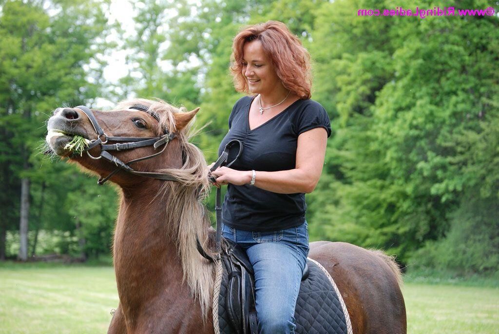 PONY RIDING 