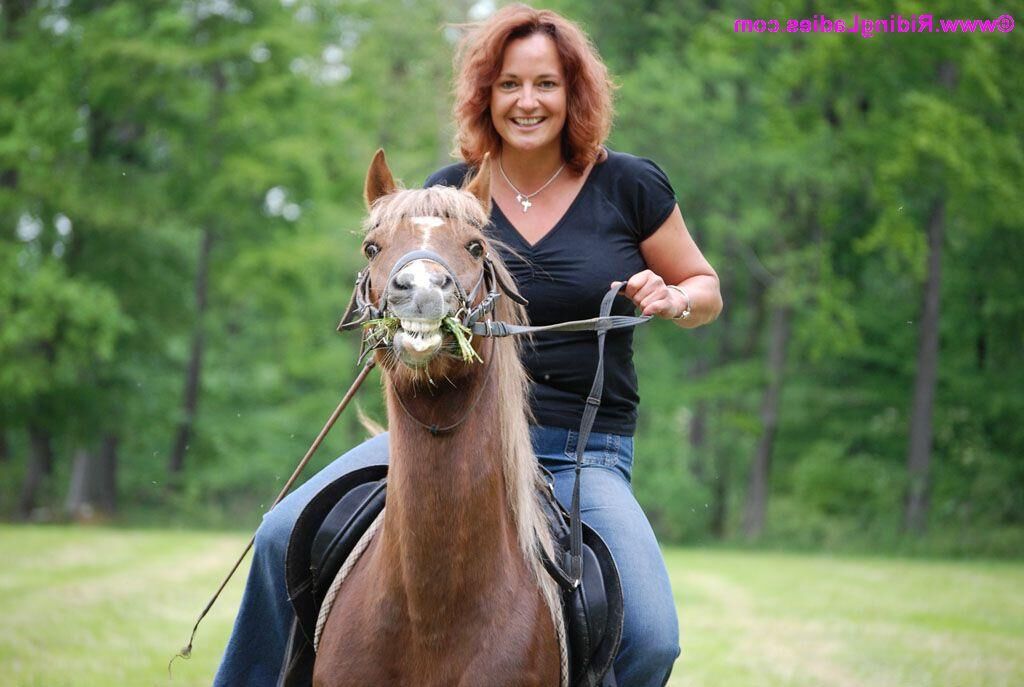 PONY RIDING 