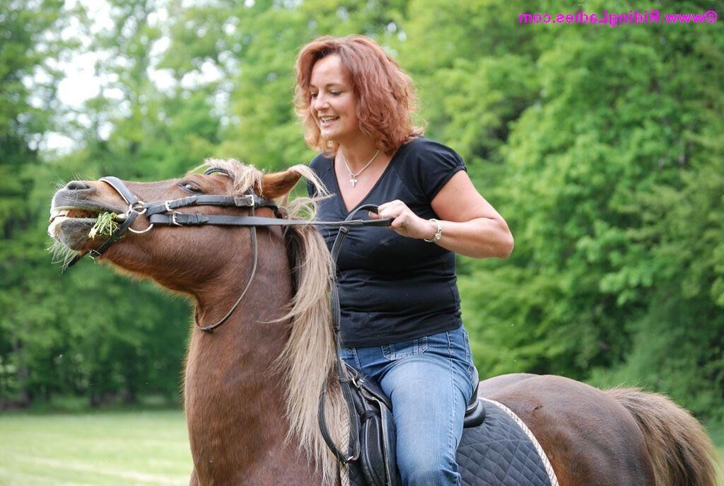 PONY RIDING 