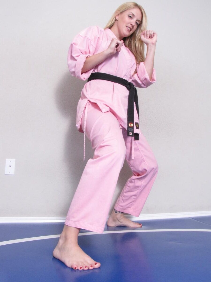 Emma Pink Gi, Pink Soles
