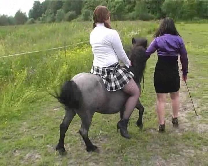 PONY RIDING 