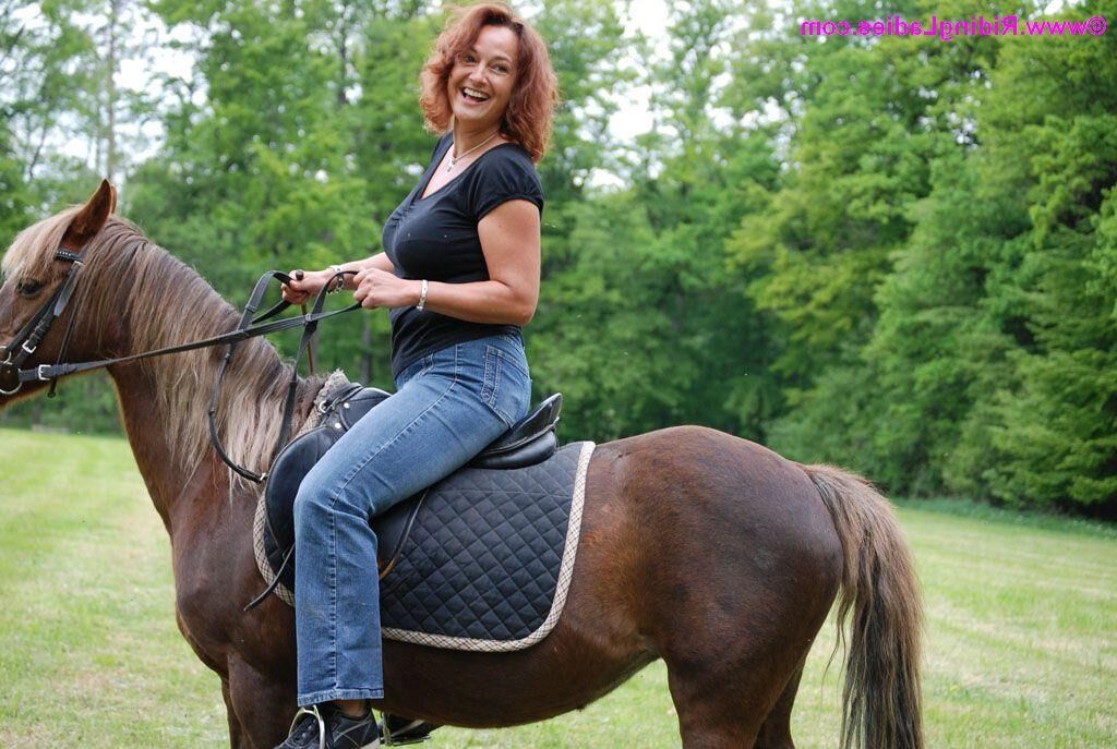PONY RIDING 