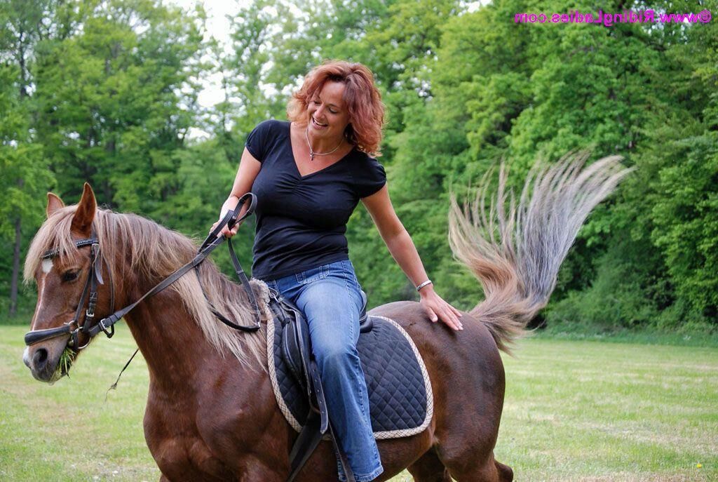 PONY RIDING 