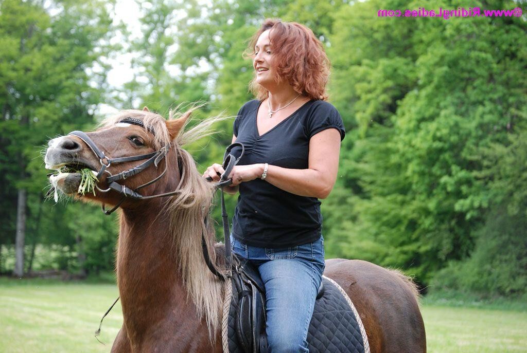 PONY RIDING 