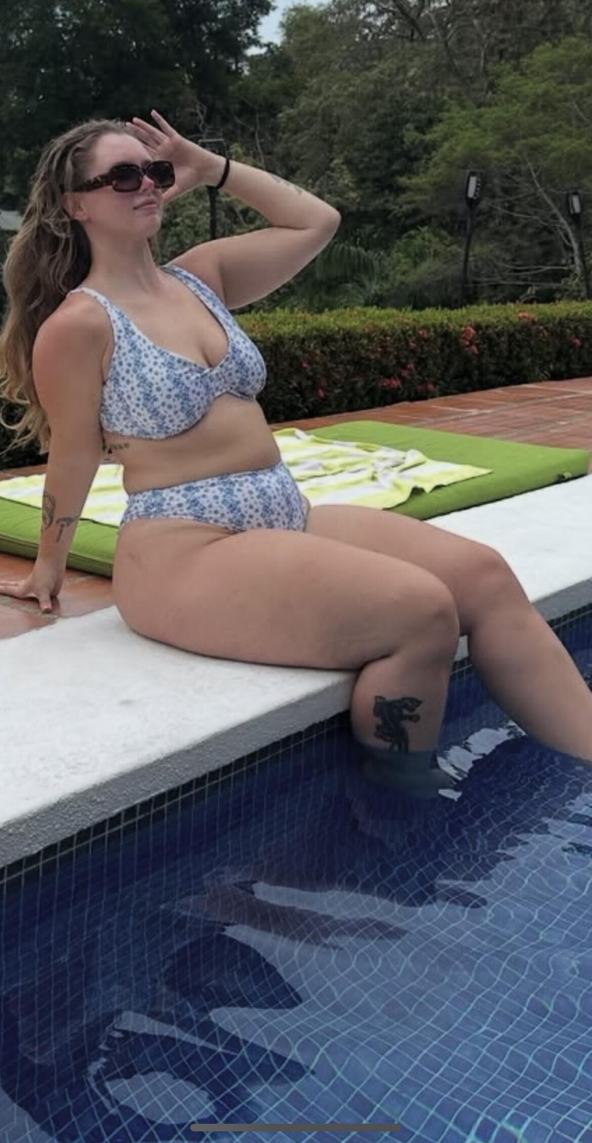 Sexy babe