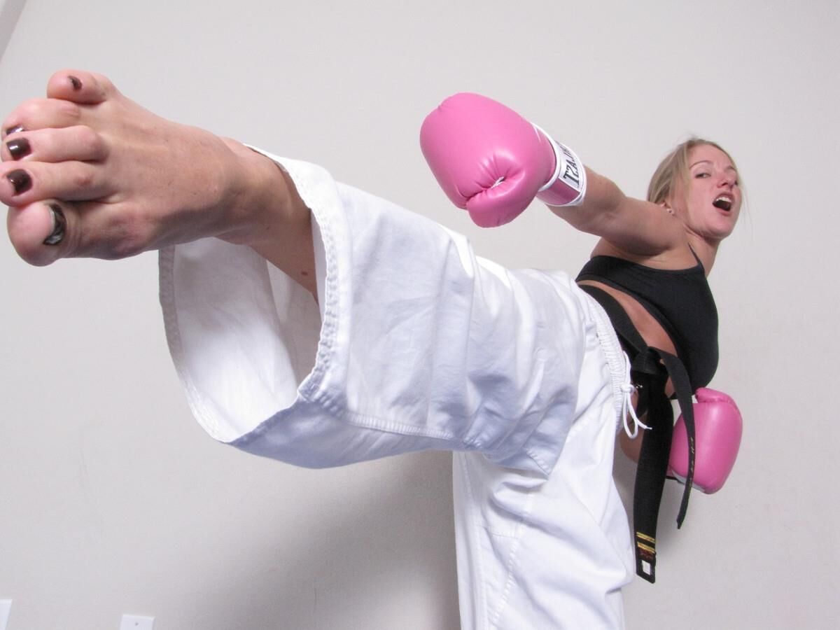 Dia Kick Box Dominatrix