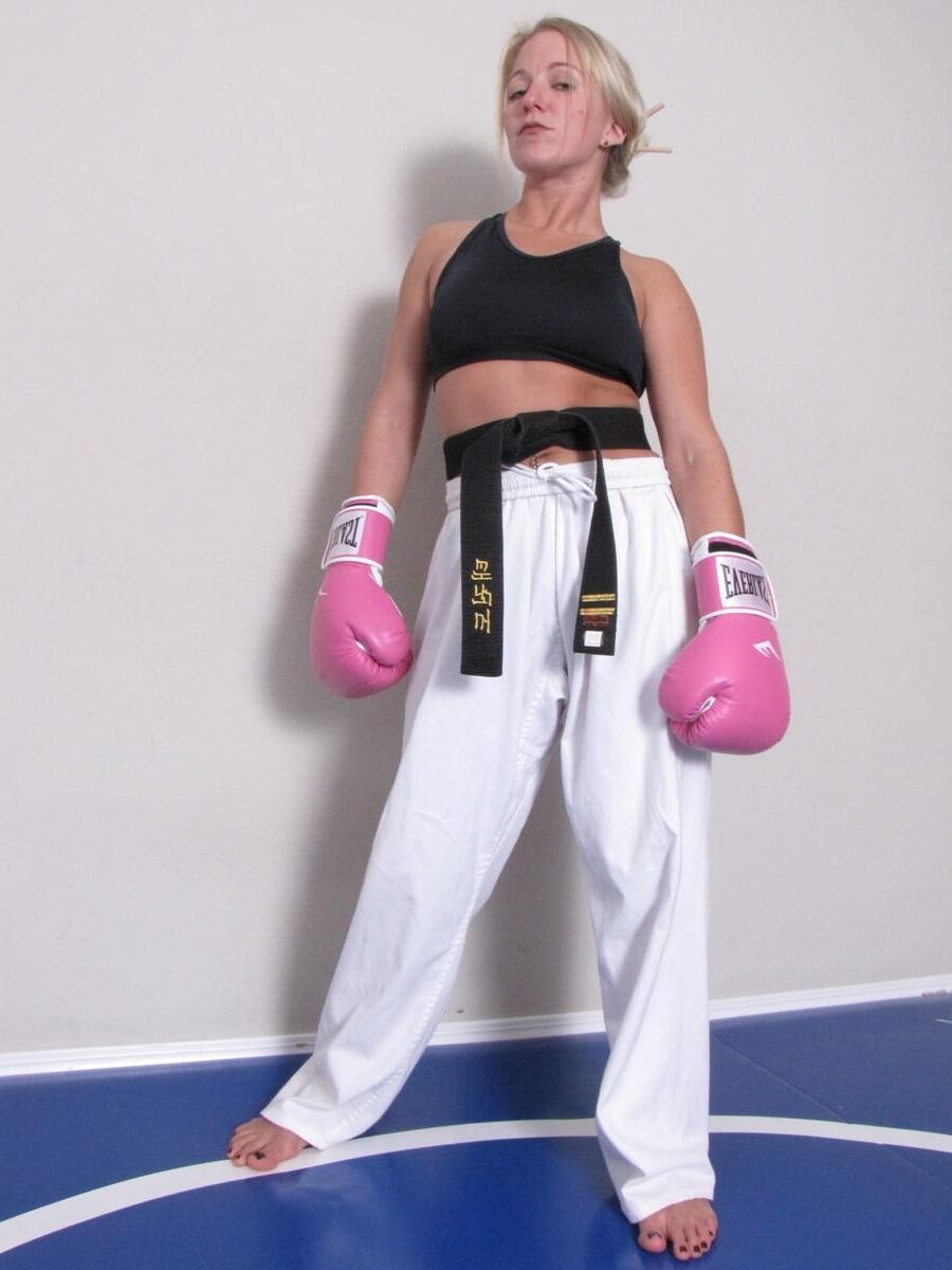 Dia Kick Box Dominatrix