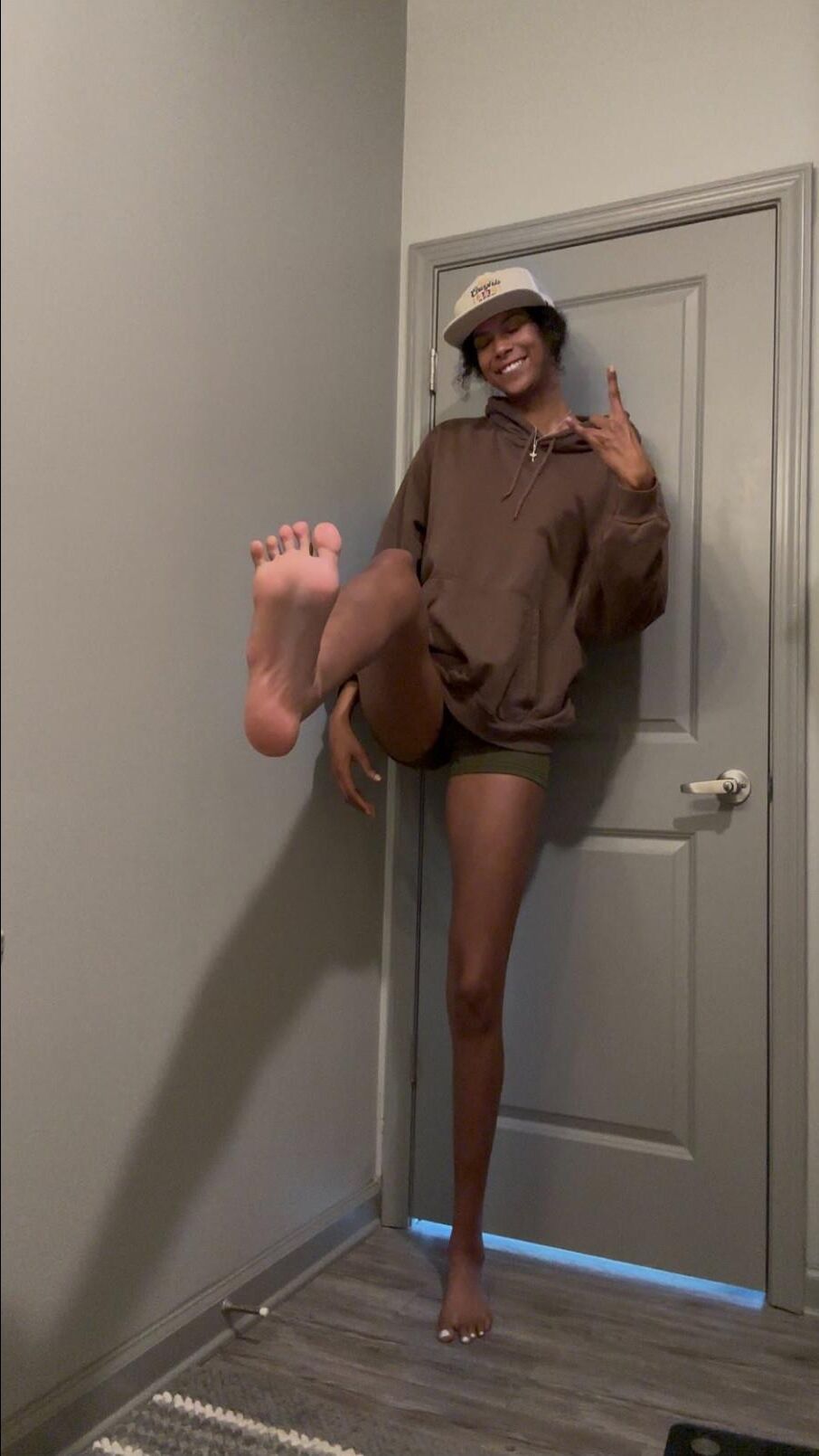 Kira Amazon Feet