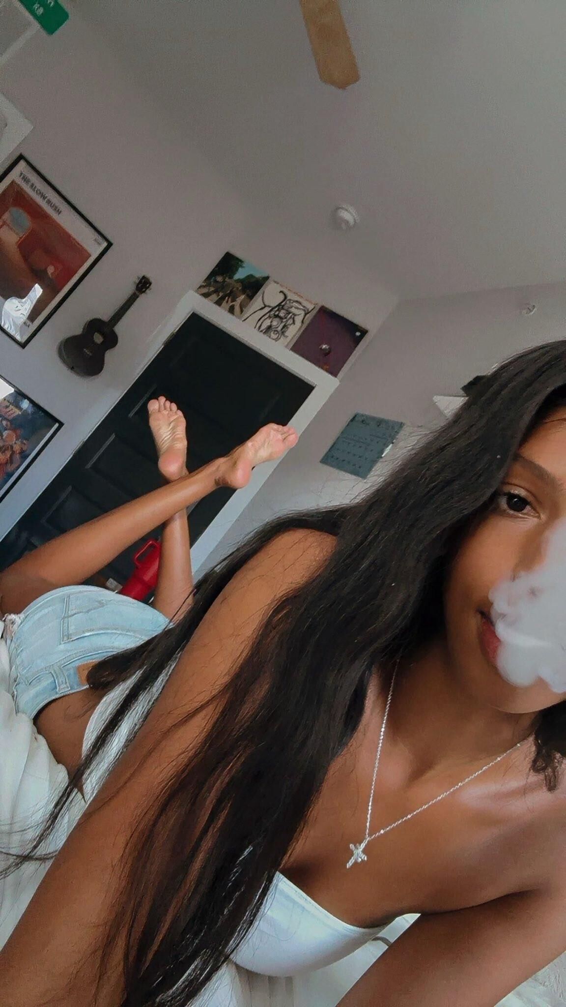 Kira Amazon Feet