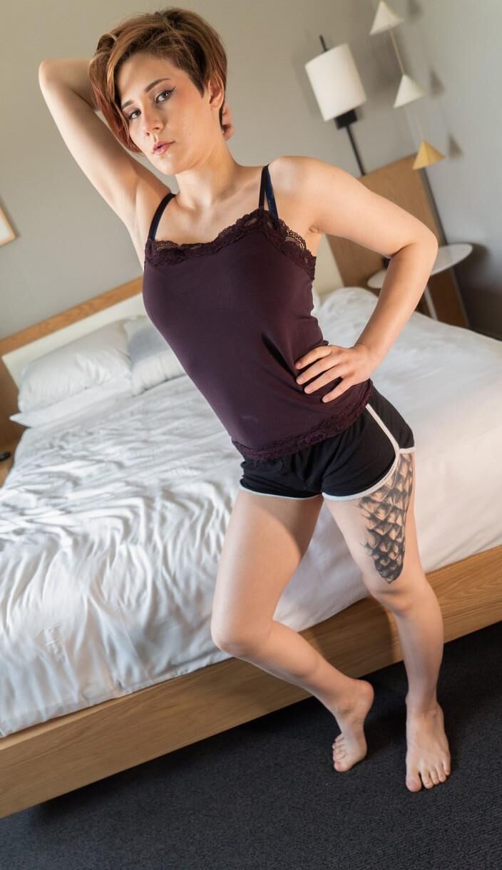  Hot girls in shorts 