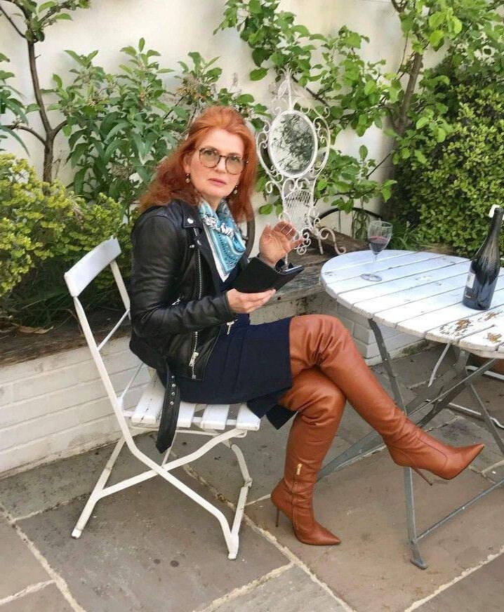 Femdom Training: You Look Like a Bootlicker to Me!