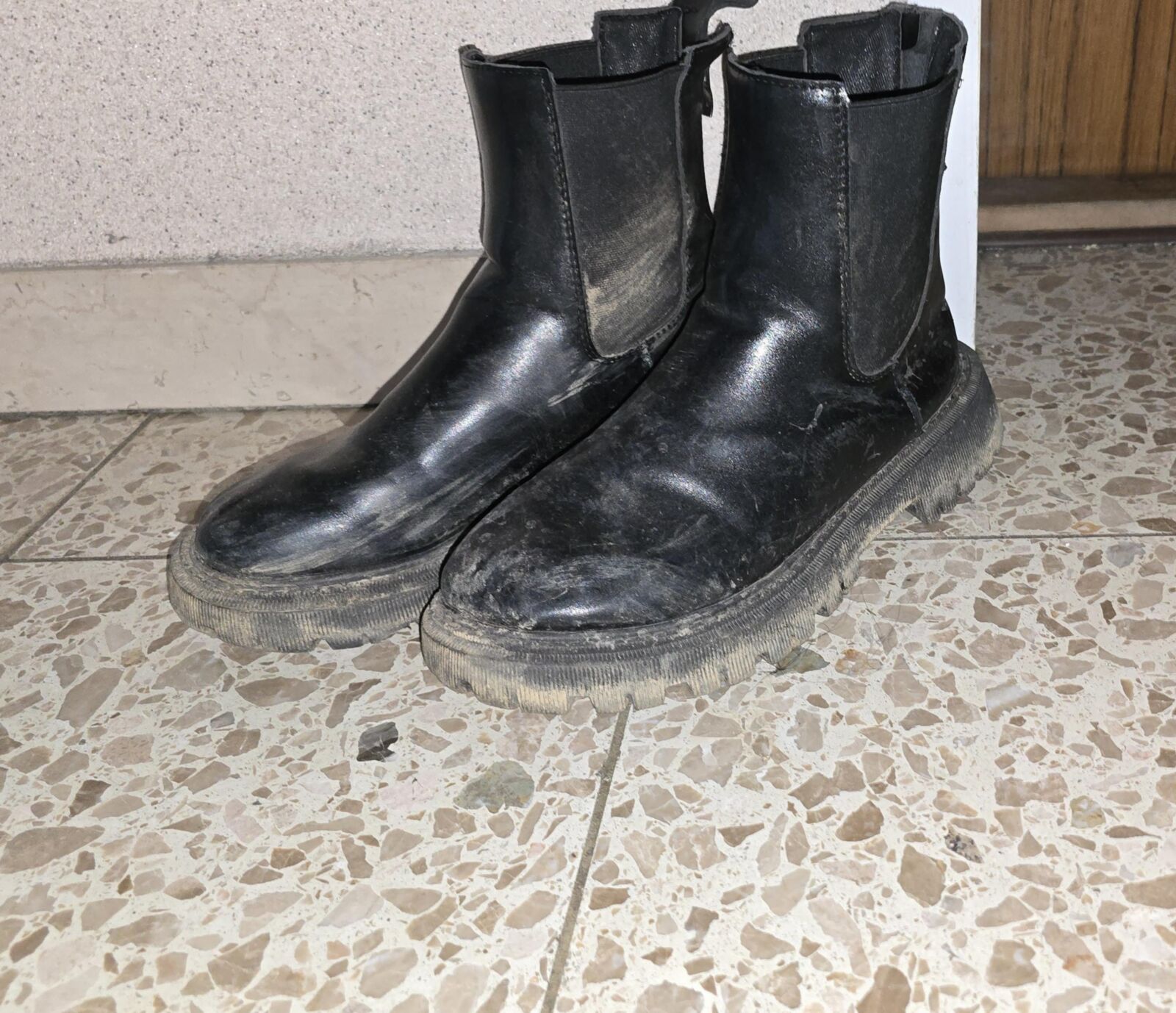 アンナの靴と足