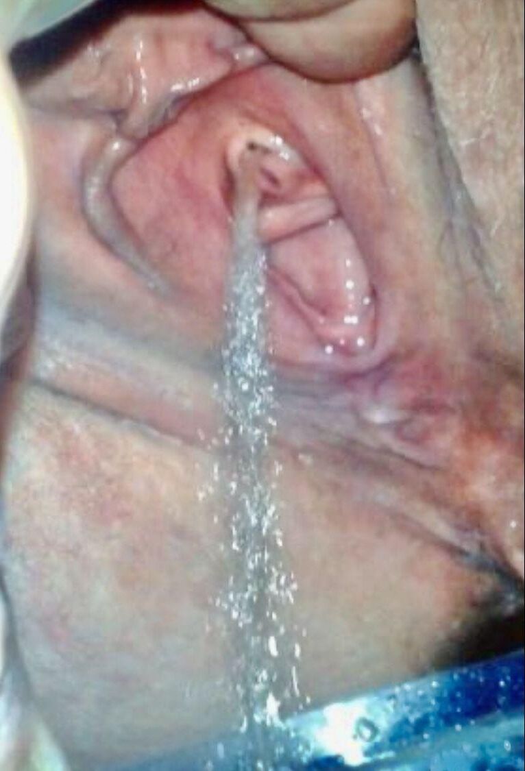 Pissing 