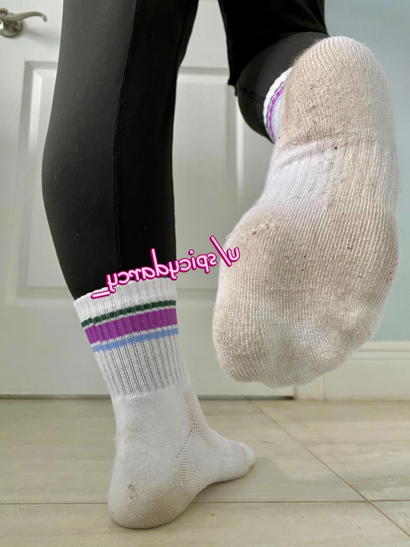 汚い女の子のための汚れた靴下