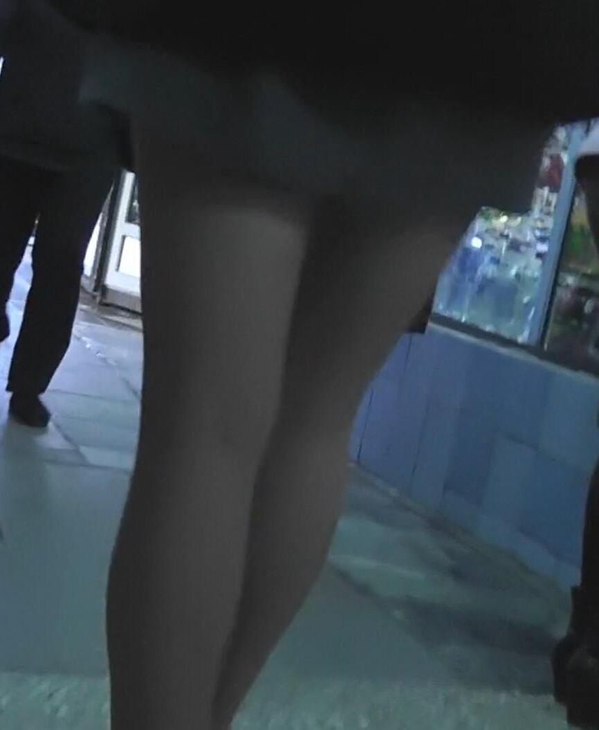 Upskirt girl in sexy heels