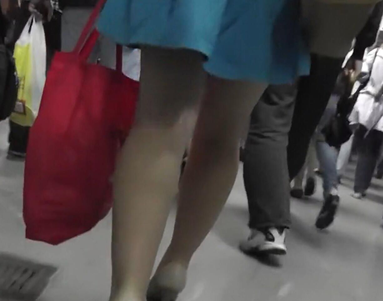 Upskirt in metro
