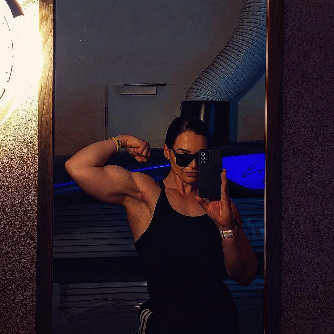 Random Muscle Girls 