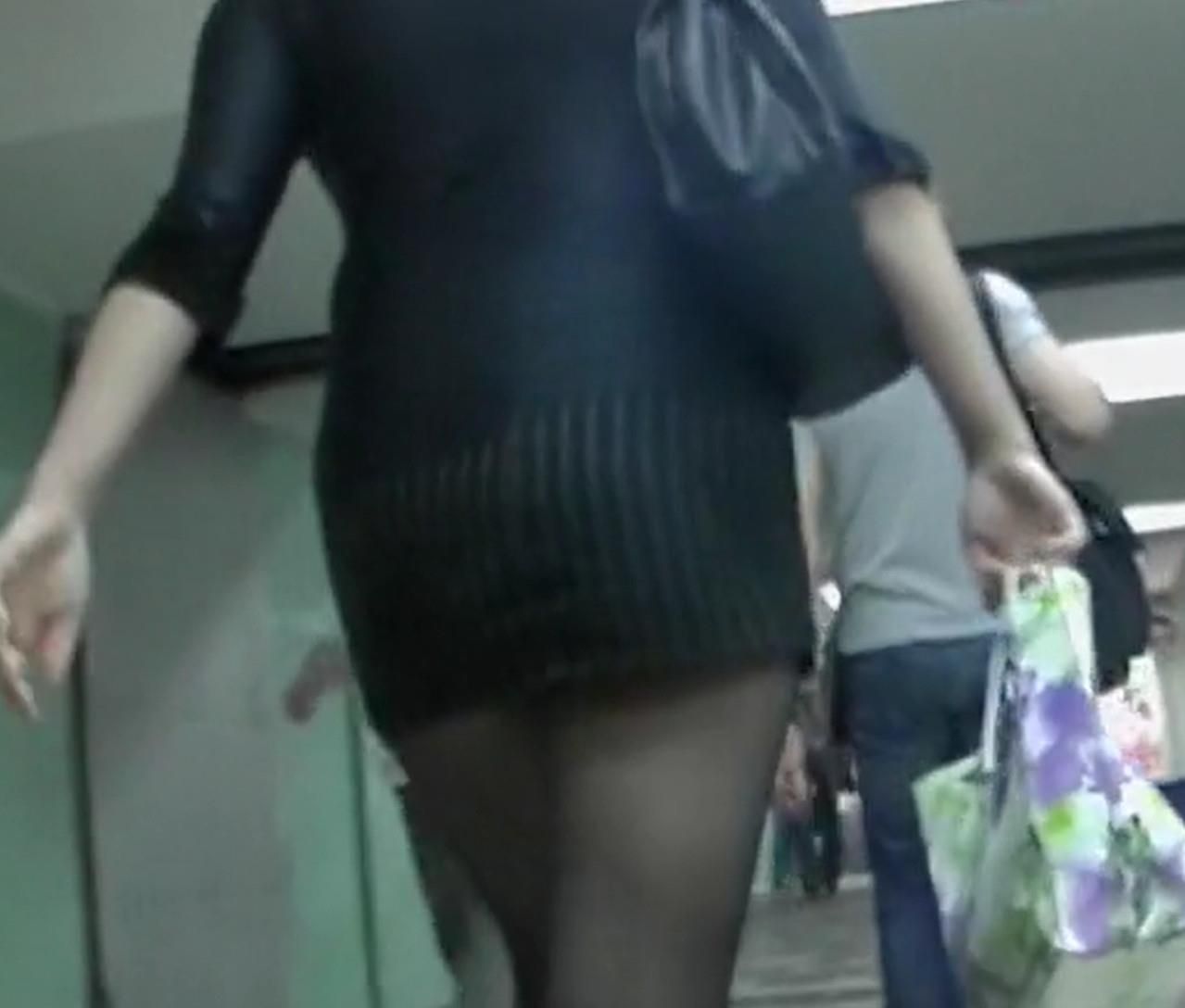 Upskirt black pantyhose