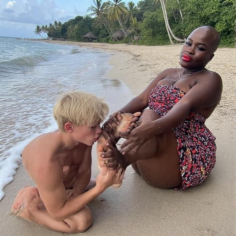 White slave boys kissing ebony feet