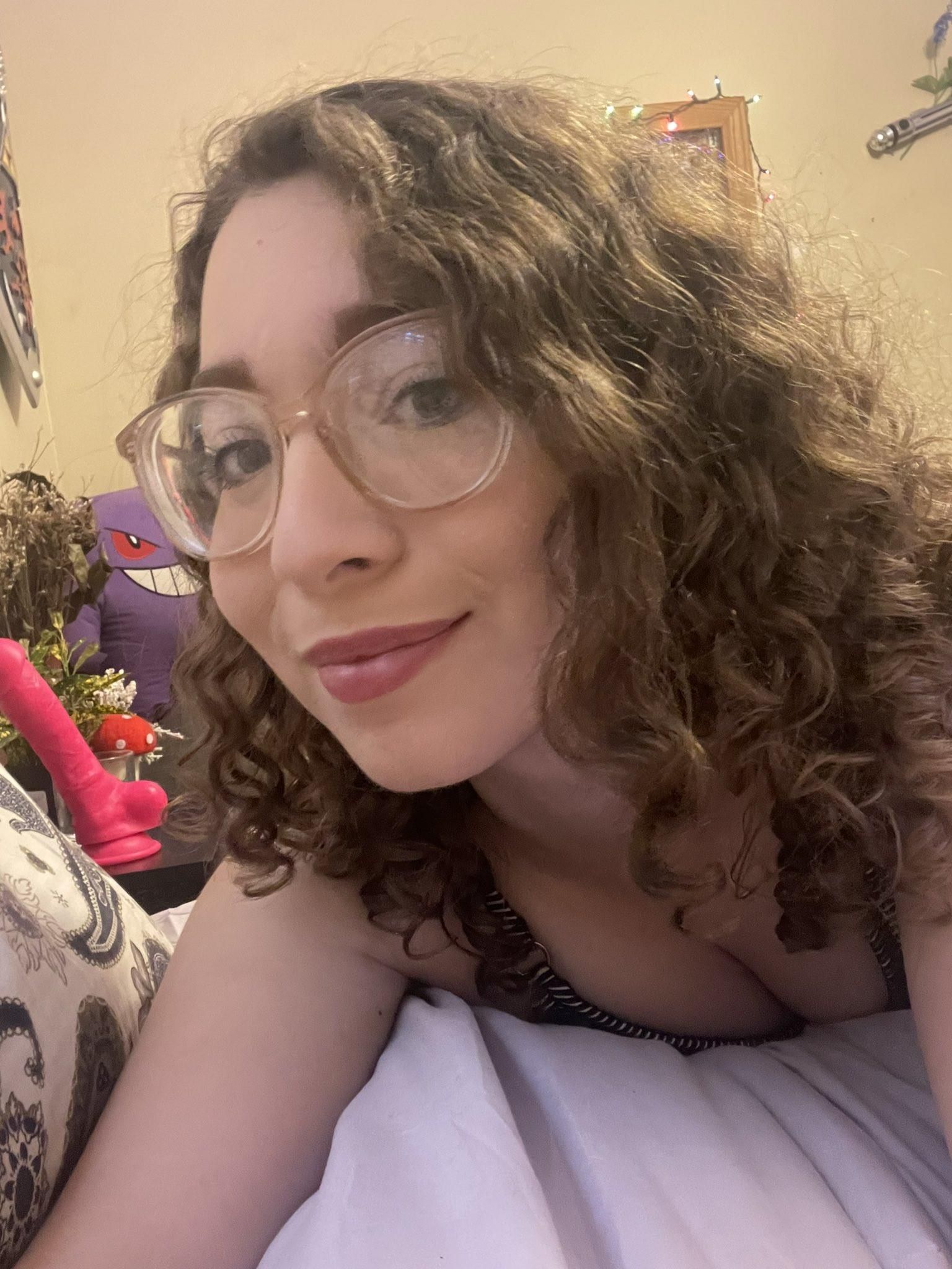 Young female web cam girl littledeathtrap