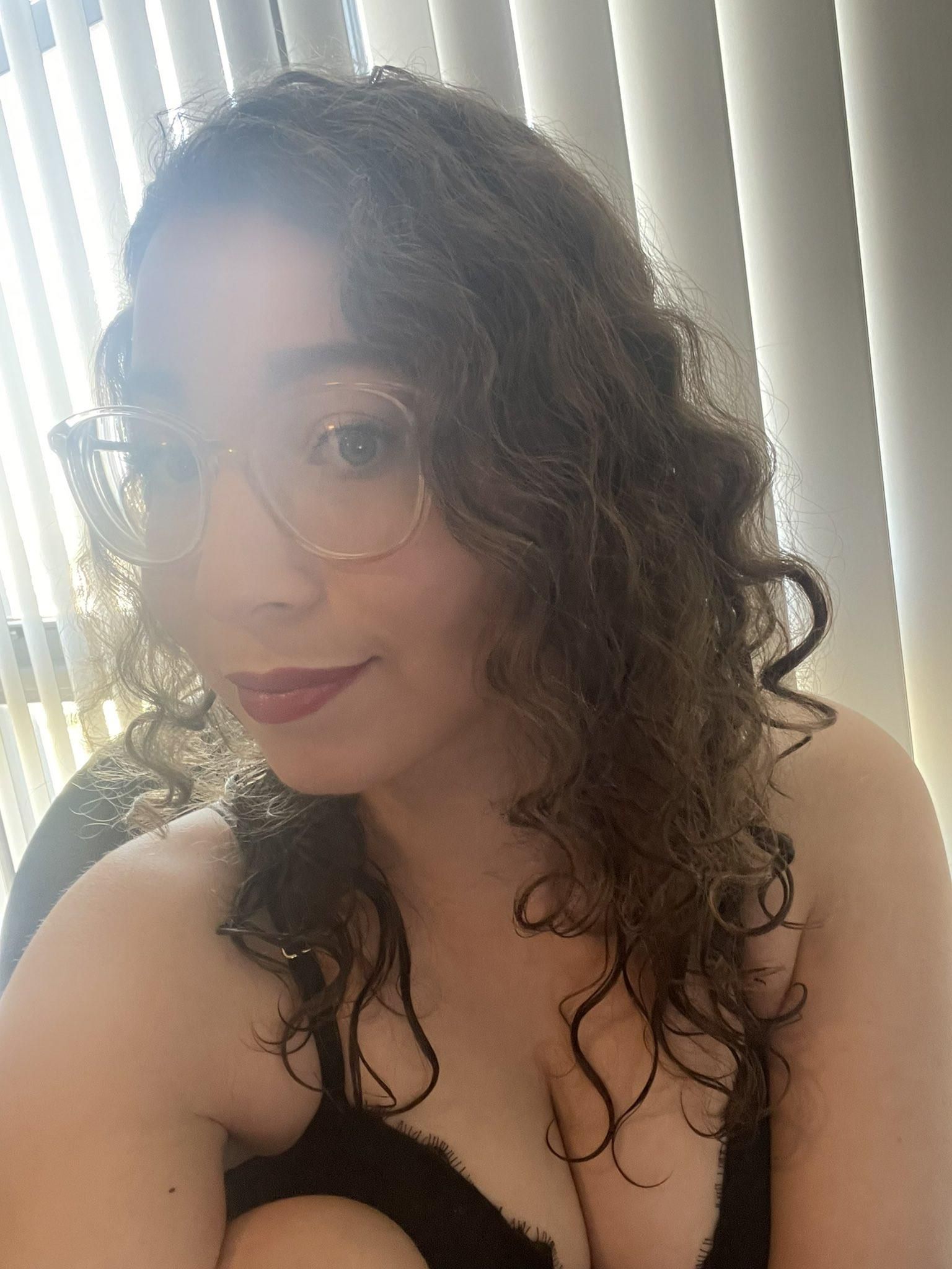 Young female web cam girl littledeathtrap