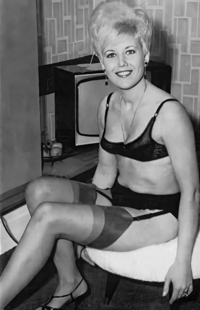 Vintage Nylon Girls 