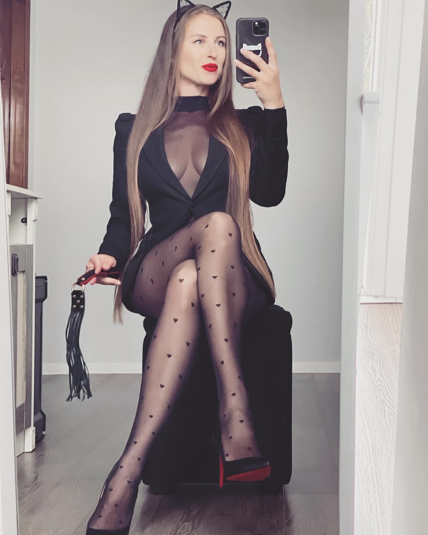 Julia In Tights