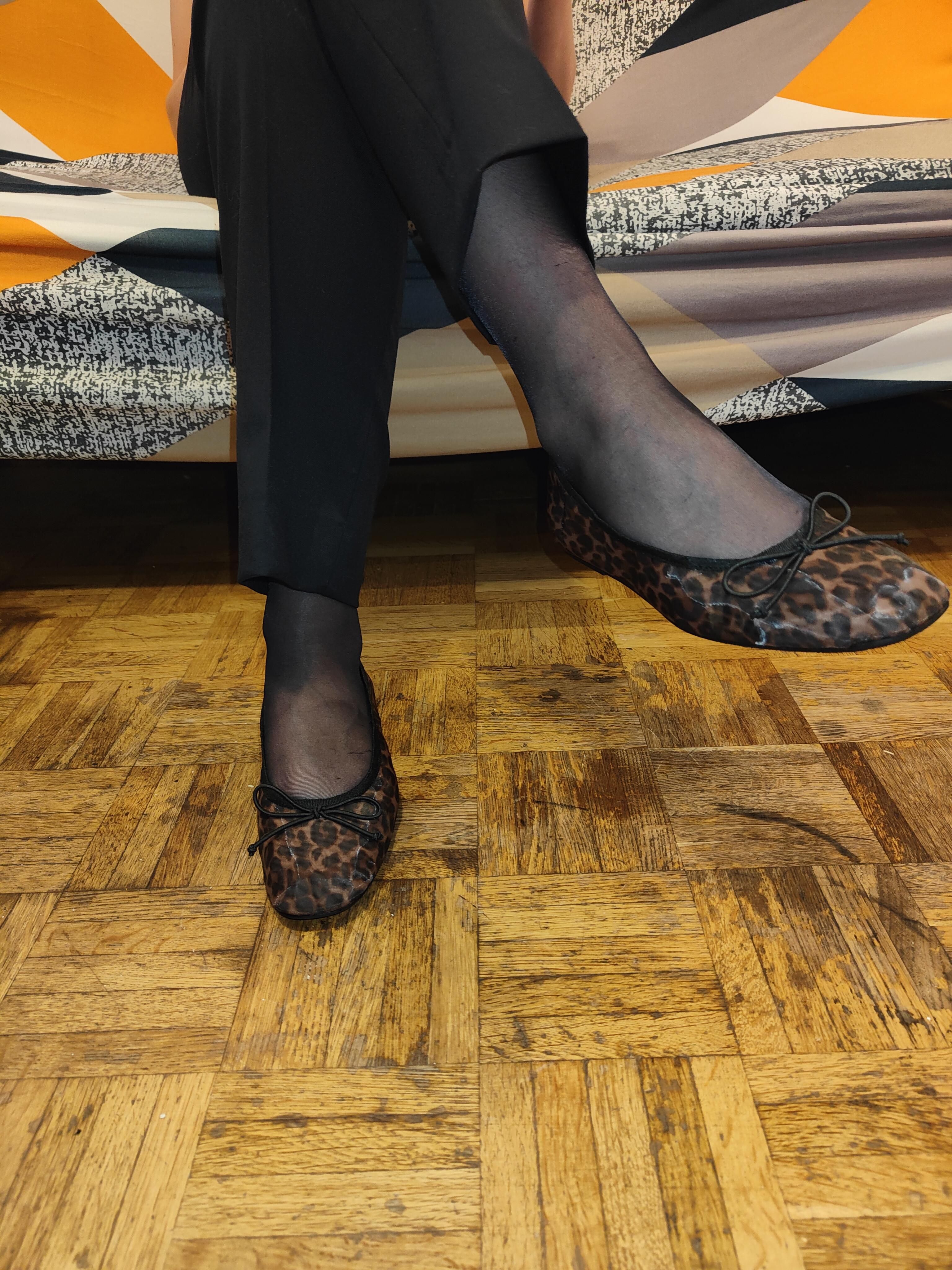 Nylon pantyhose feet soles ballerinas flat fetish