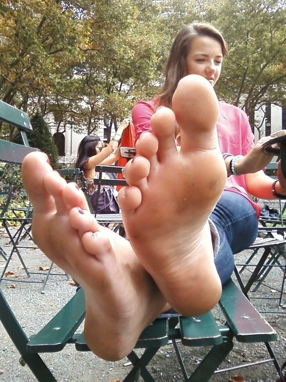 Feet (Soles, Dirty,Sniff) 