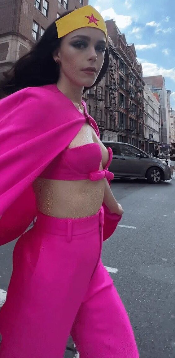 Celeb Slut Kiernan Shipka, a BBC Anal Fucktoy