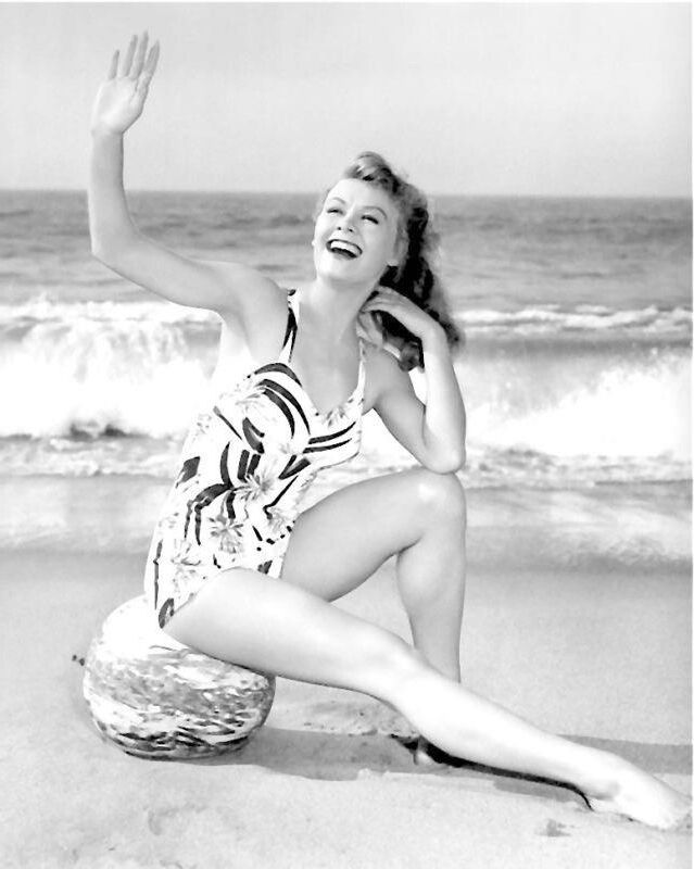 Amazing Legs RETRO