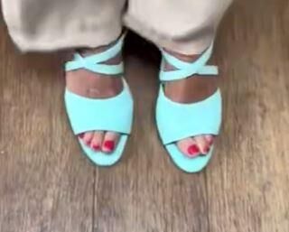 Zapatos y altas y más