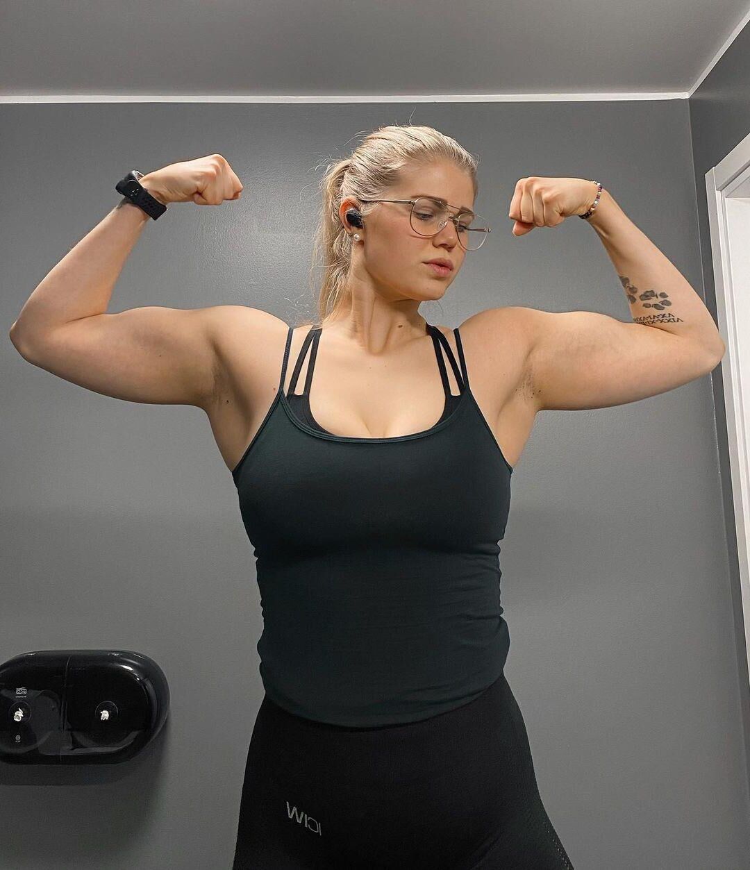 Random Muscle Girls 