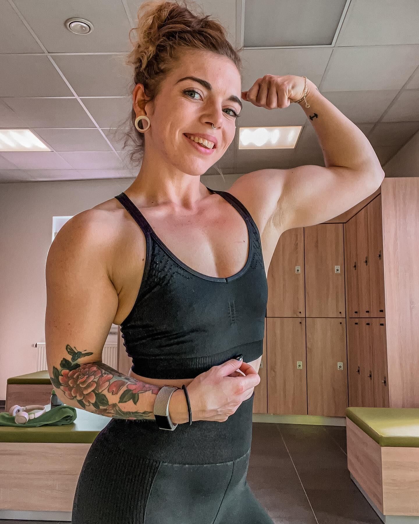 Random Muscle Girls 