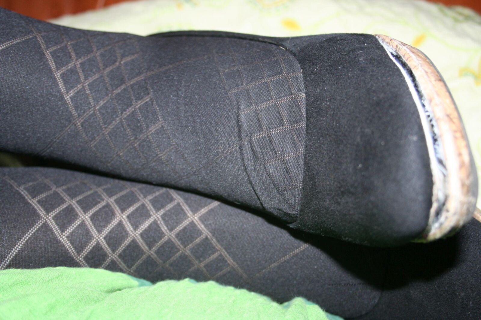 pantyhose black and shoes