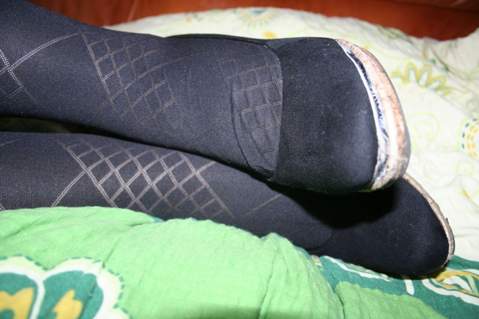 pantyhose black and shoes