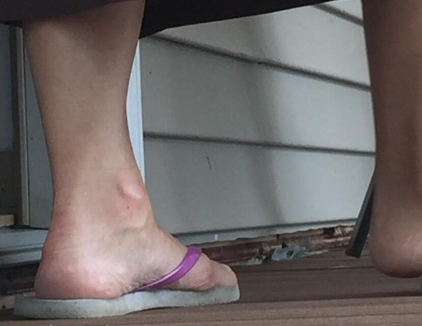 アーミッシュの女性の足