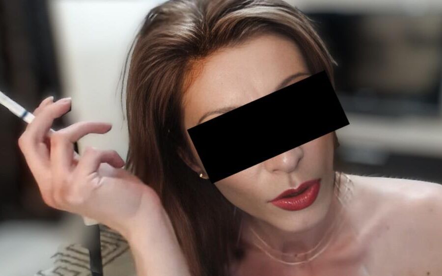 Rauchen wunderschöne Frau nach dem gefickt