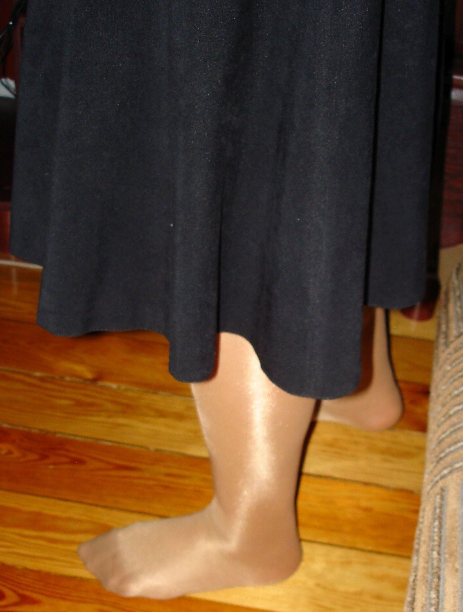 Shine pantyhose and footjob
