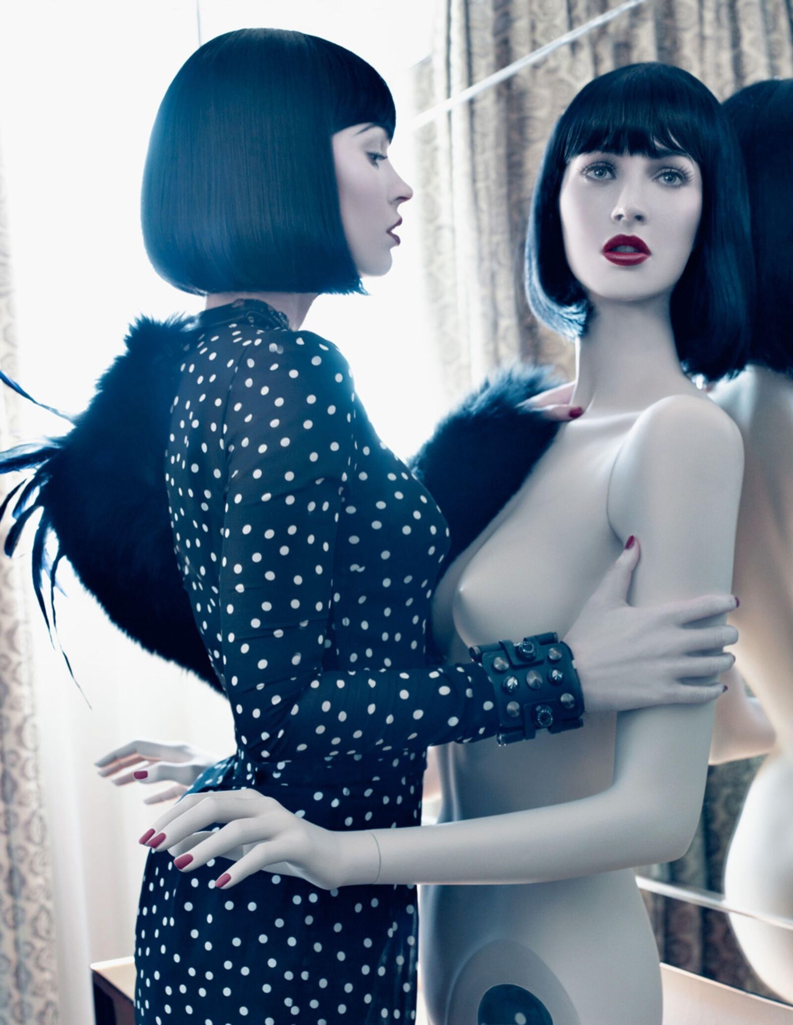 Foxy Lady、Madame Megan Coxxx