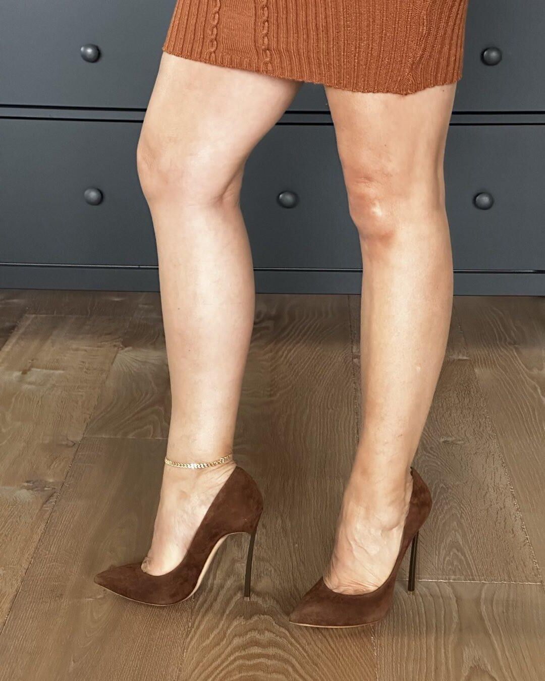 ストッキングを着ている女性