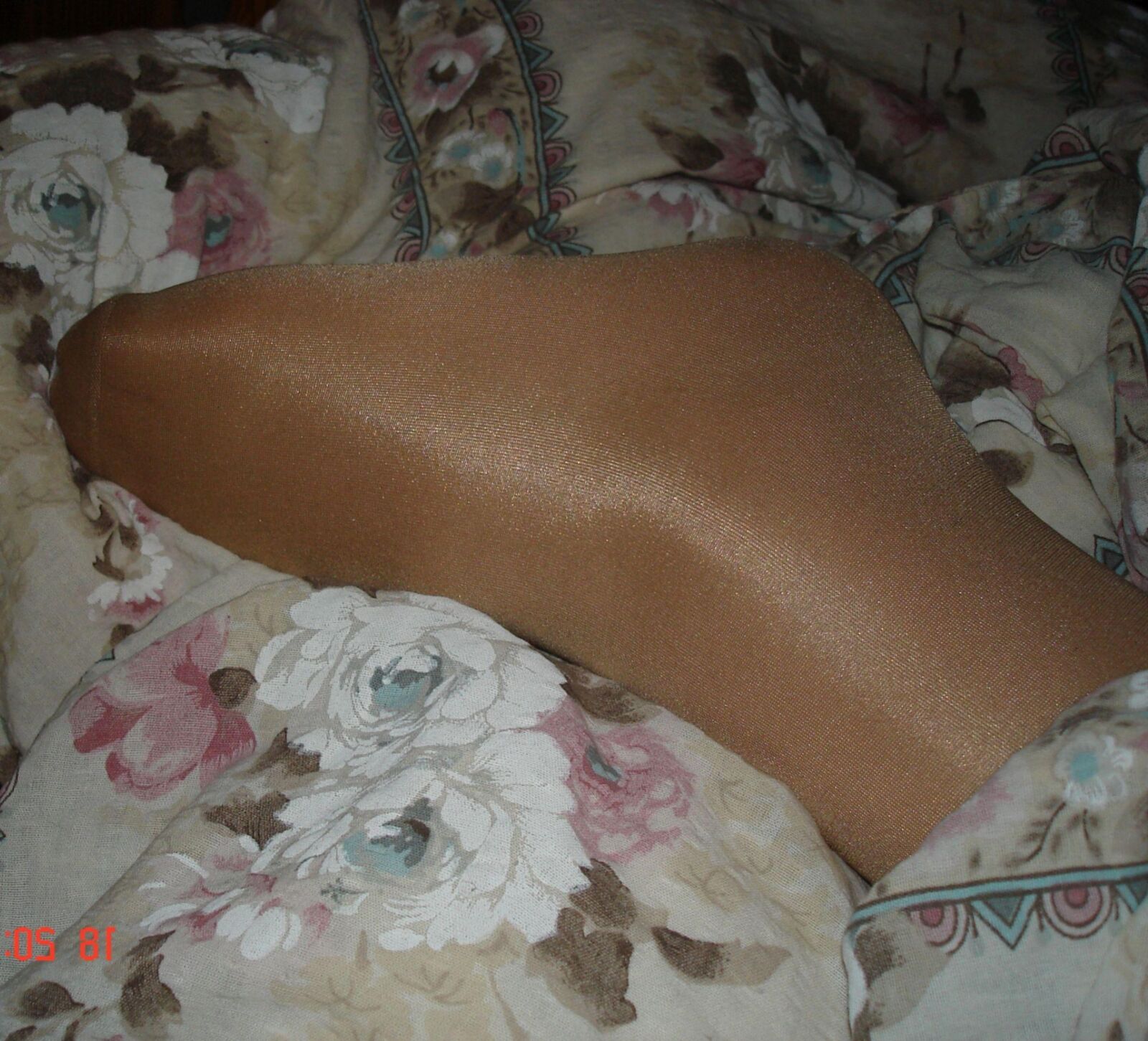 Shine pantyhose and footjob