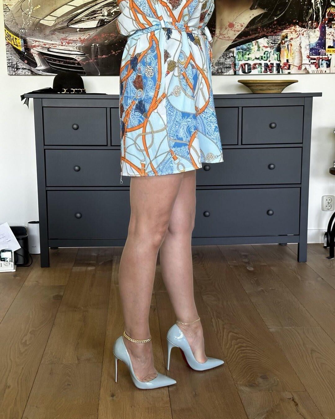 ストッキングを着ている女性