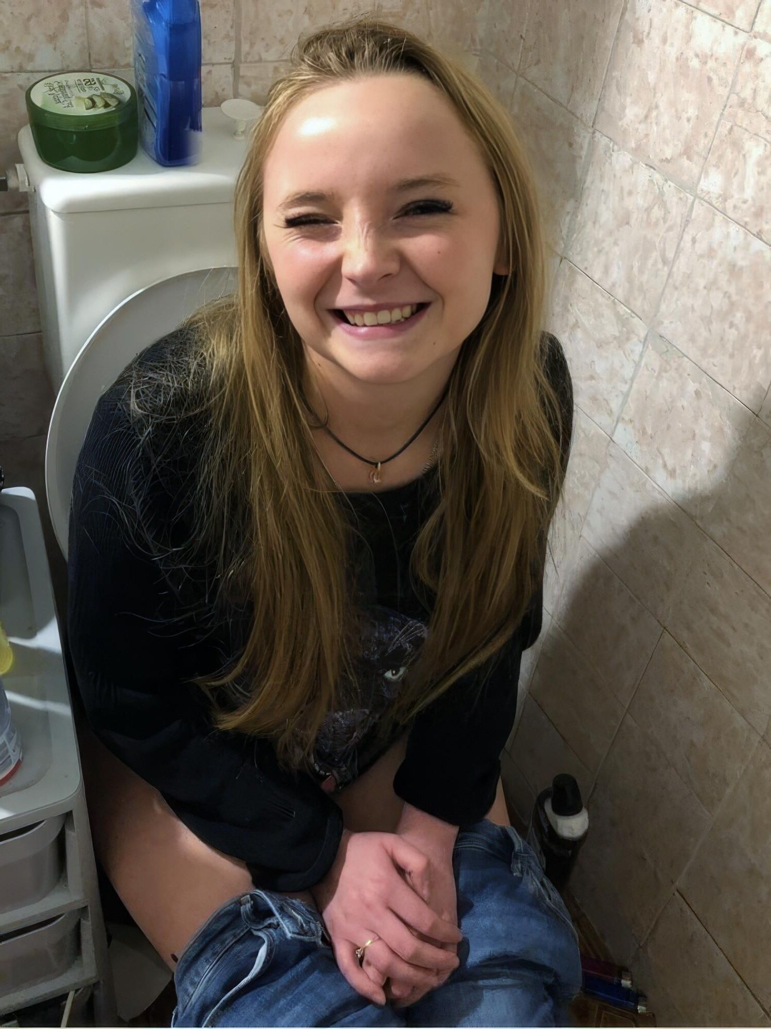 Toilet Bowl Girls 