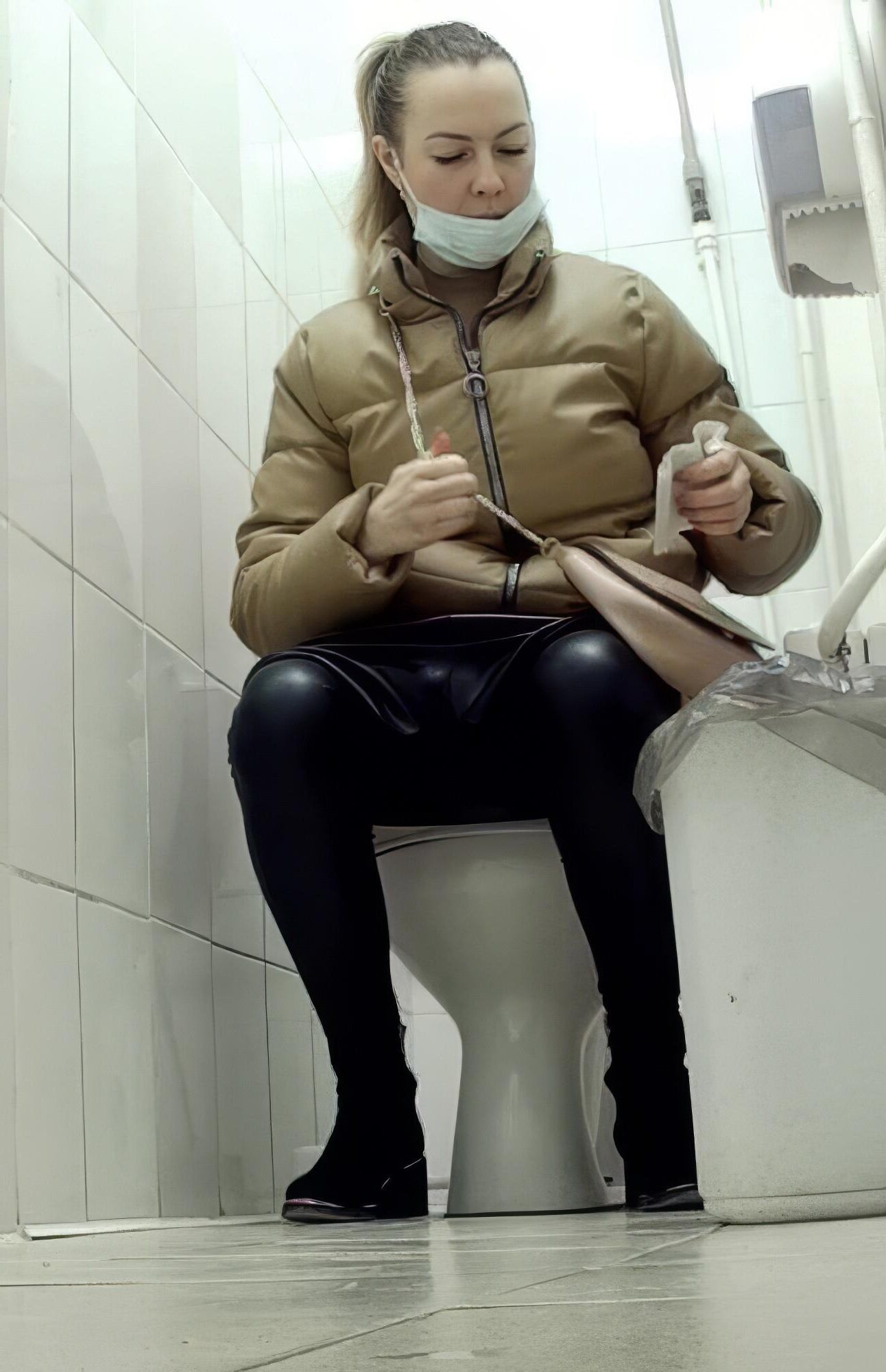 Toilet Bowl Girls 